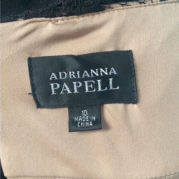 Adrianna Papell - Picture 3 of 4